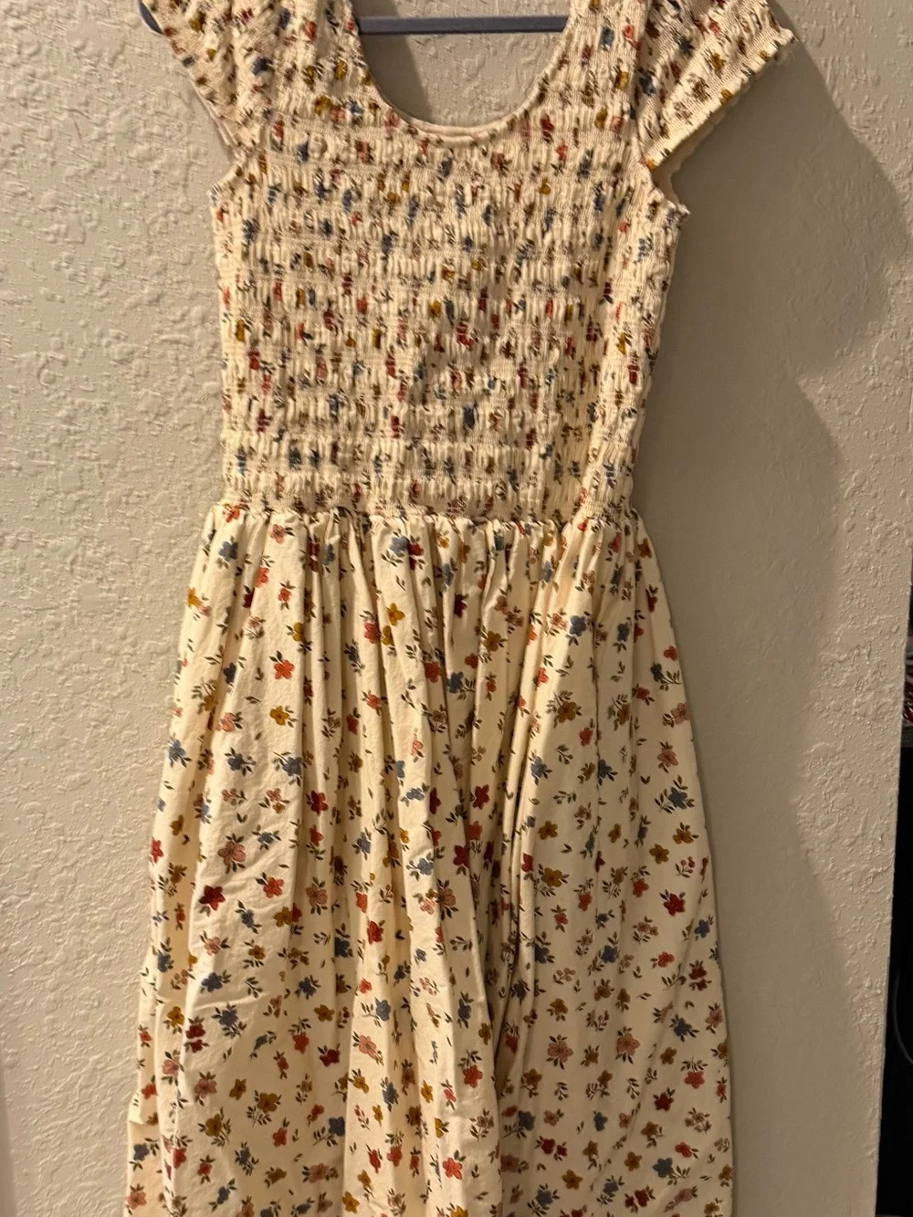 Ivy City Co - Marlow Cap Sleeve Dress in
Cream Ditsy Floral - Picture 2 of 4